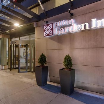 Hilton Garden Inn Chicago Downtown Riverwalk
