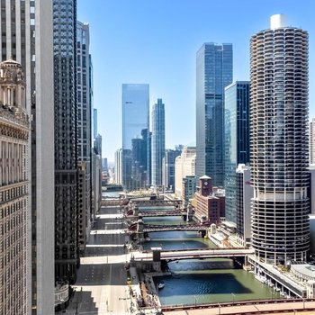 Hilton Garden Inn Chicago Downtown Riverwalk