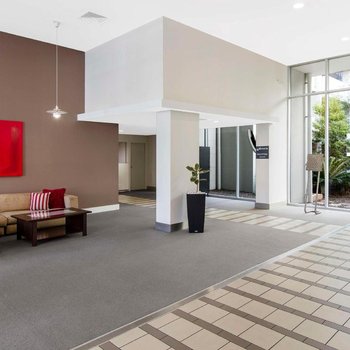 Oaks Brisbane Mews Suites