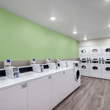 WoodSpring Suites Chicago Addison