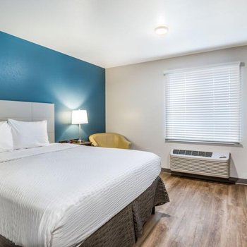 WoodSpring Suites Chicago Addison