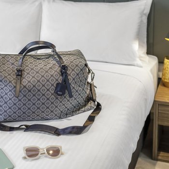 Brady Apartment Hotel Hardware Lane