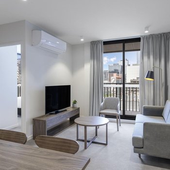 Brady Apartment Hotel Hardware Lane