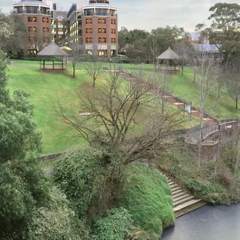 Amora Hotel Riverwalk Melbourne