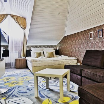 庫博切斯基德沃爾酒店