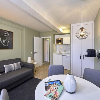 L&H la Latina Selection