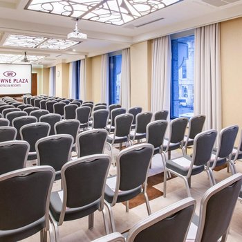 Crown Hotel St. Petersburg