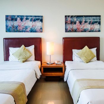 B2 Premier Hotel & Resort