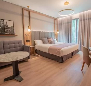 Hotel Giralda Center