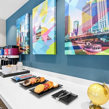 Hampton Inn & Suites芝加哥醫學區UIC