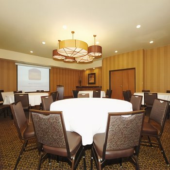 Best Western Plus Christopher Inn  Suites