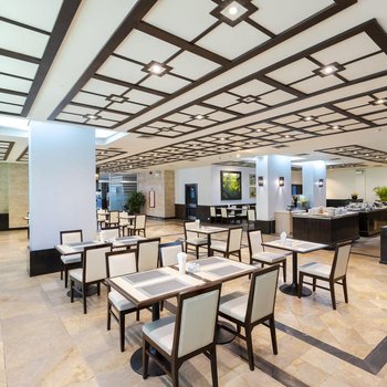 Pinnacle Lumpinee Park Hotel