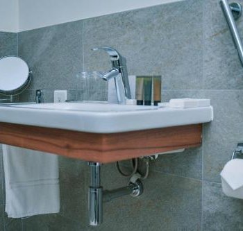 達累斯薩拉姆皇冠假日酒店