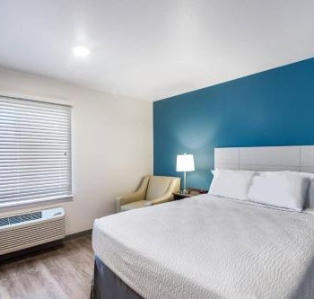 WoodSpring Suites Chicago Addison