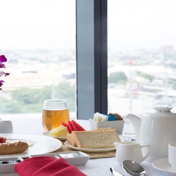 馬尼拉薩沃伊酒店,靠近尼諾伊·阿基諾國際機場3號航站樓