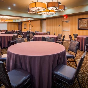 Best Western Plus Christopher Inn  Suites