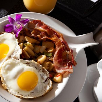 紐瓦克機場希爾頓歡朋酒店