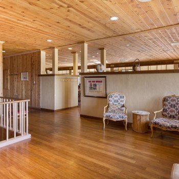 蒙特里紅獅酒店