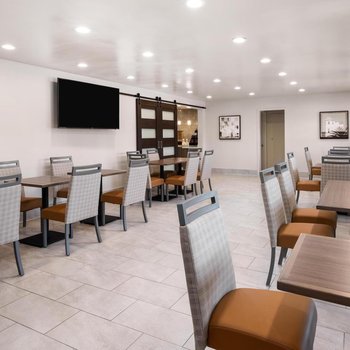 Best Western Plus Pepper Tree Inn