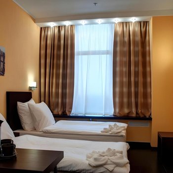 魯緬采沃太陽花酒店