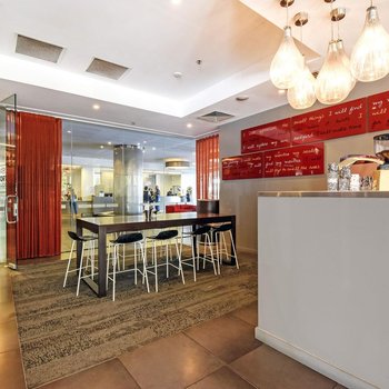 潘達納斯曼特拉酒店