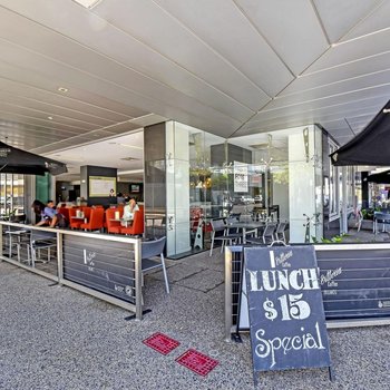 潘達納斯曼特拉酒店