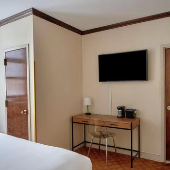 百老匯夜晚酒店