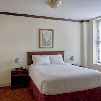 百老匯夜晚酒店