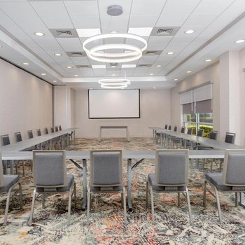 Hilton Garden Inn Buffalo Airport