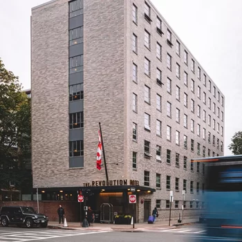 革命酒店