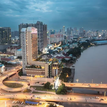 SUN & MOON, Riverside Hotel