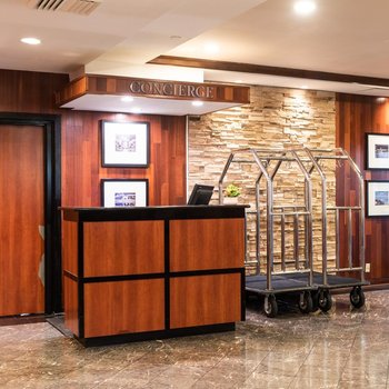 紐瓦克國際機場皇冠假日酒店