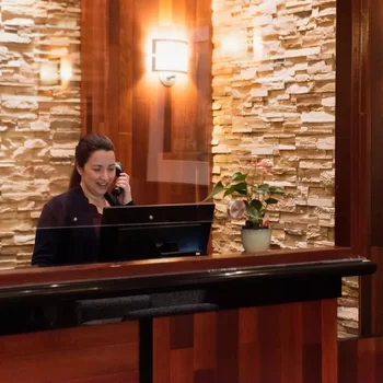 紐瓦克國際機場皇冠假日酒店