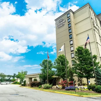 紐瓦克國際機場皇冠假日酒店