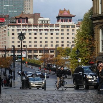 蒙特利爾中心城商業區假日酒店