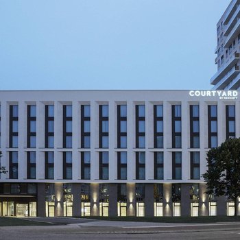 Courtyard Hamburg City