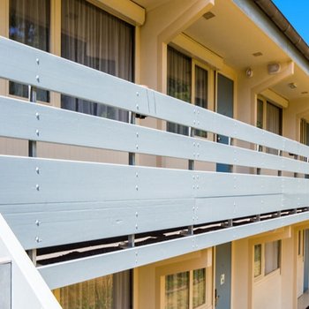 默倫南百合花康鉑酒店