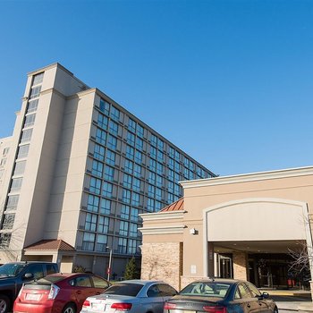 紐瓦克國際機場假日酒店