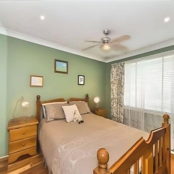 Cheerful 4 Bedroom with free Parking