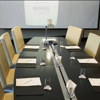 赫爾辛基皇冠假日酒店