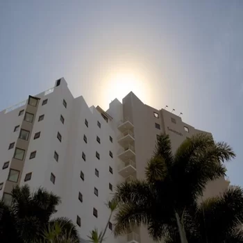 Broadbeach Savannah Resort