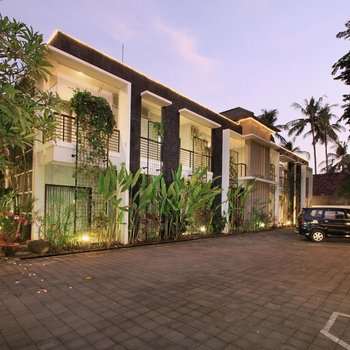 羅維納帕瑪薩利度假村