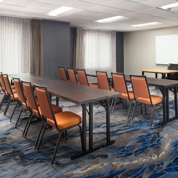 紐瓦克自由國際機場萬楓酒店