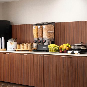 紐瓦克自由國際機場萬楓酒店