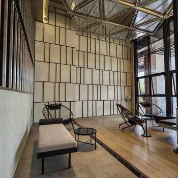 瑪娜瑪娜米勒廣場套房酒店