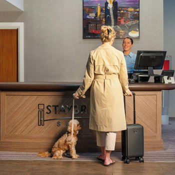 伯明翰Staybridge套房酒店