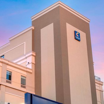 紐瓦克自由國際機場舒適套房酒店