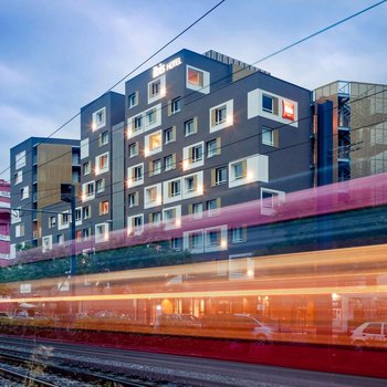 宜必思里昂卡雷德索伊酒店