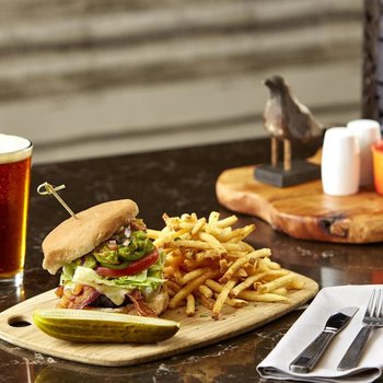 聖叠戈米森谷/體育場希爾頓花園酒店