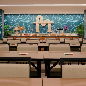 羅默威基基大使酒店